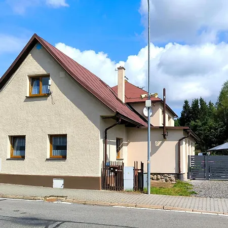 別荘 U Modre Hvezdy, Svratka